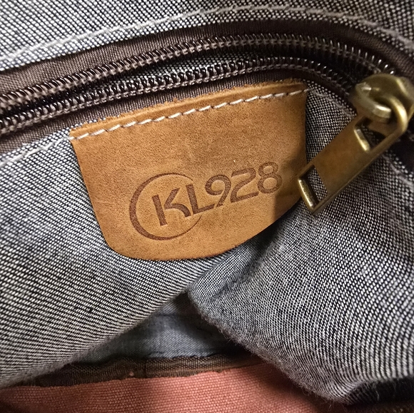 KL928 Canvas Crossbody Slingbag Rust Red Chunky Hardware Travel Vacation Outdoor - Picture 8 of 9